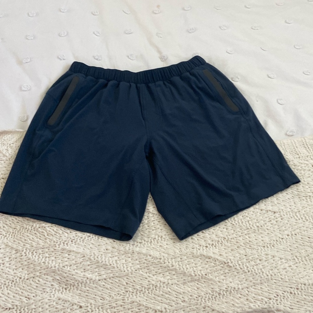Lululemon athletica mens short size L with liner/ dark blue great condition